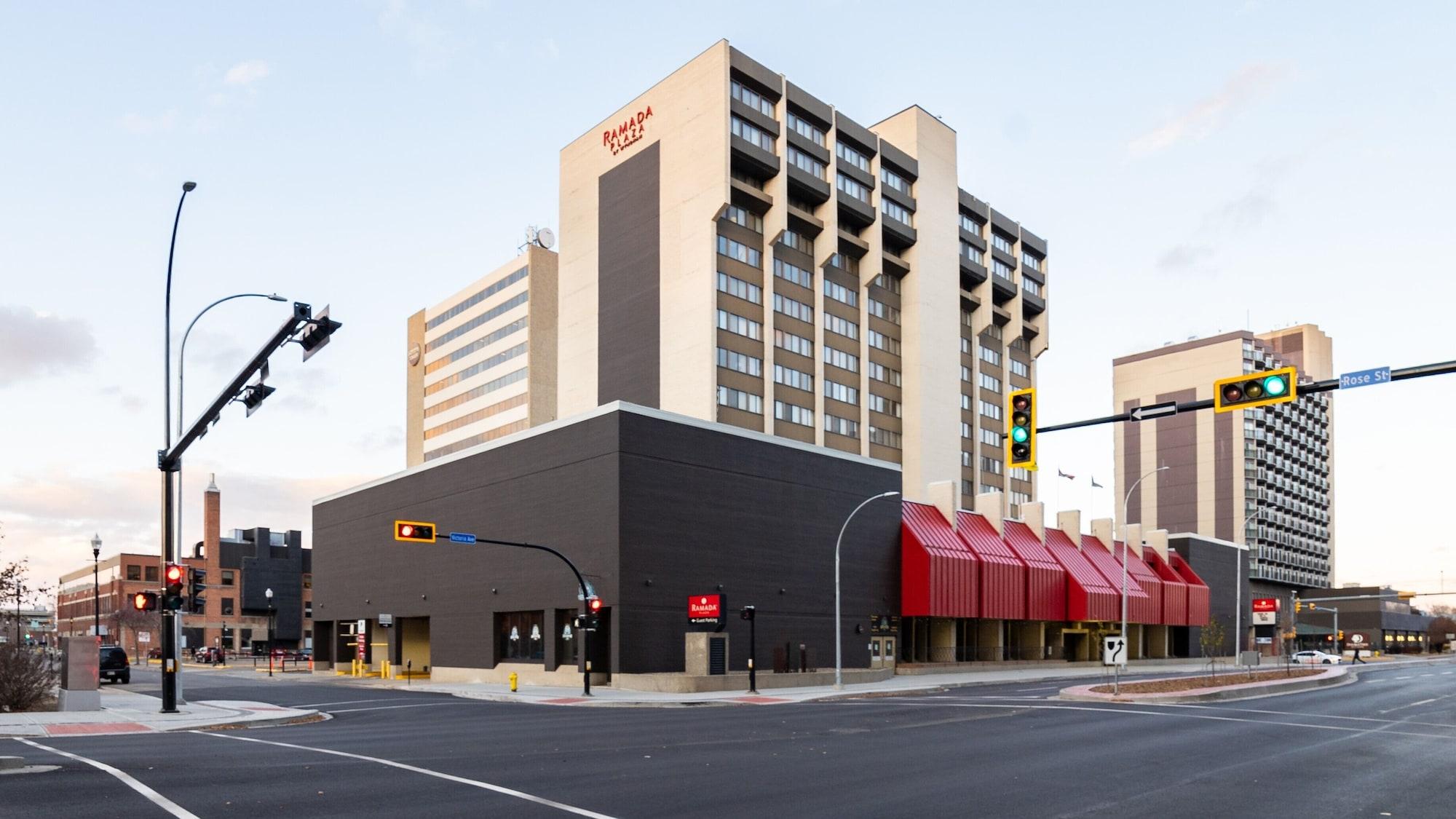 מלון Ramada Plaza By Wyndham Regina Downtown מראה חיצוני תמונה