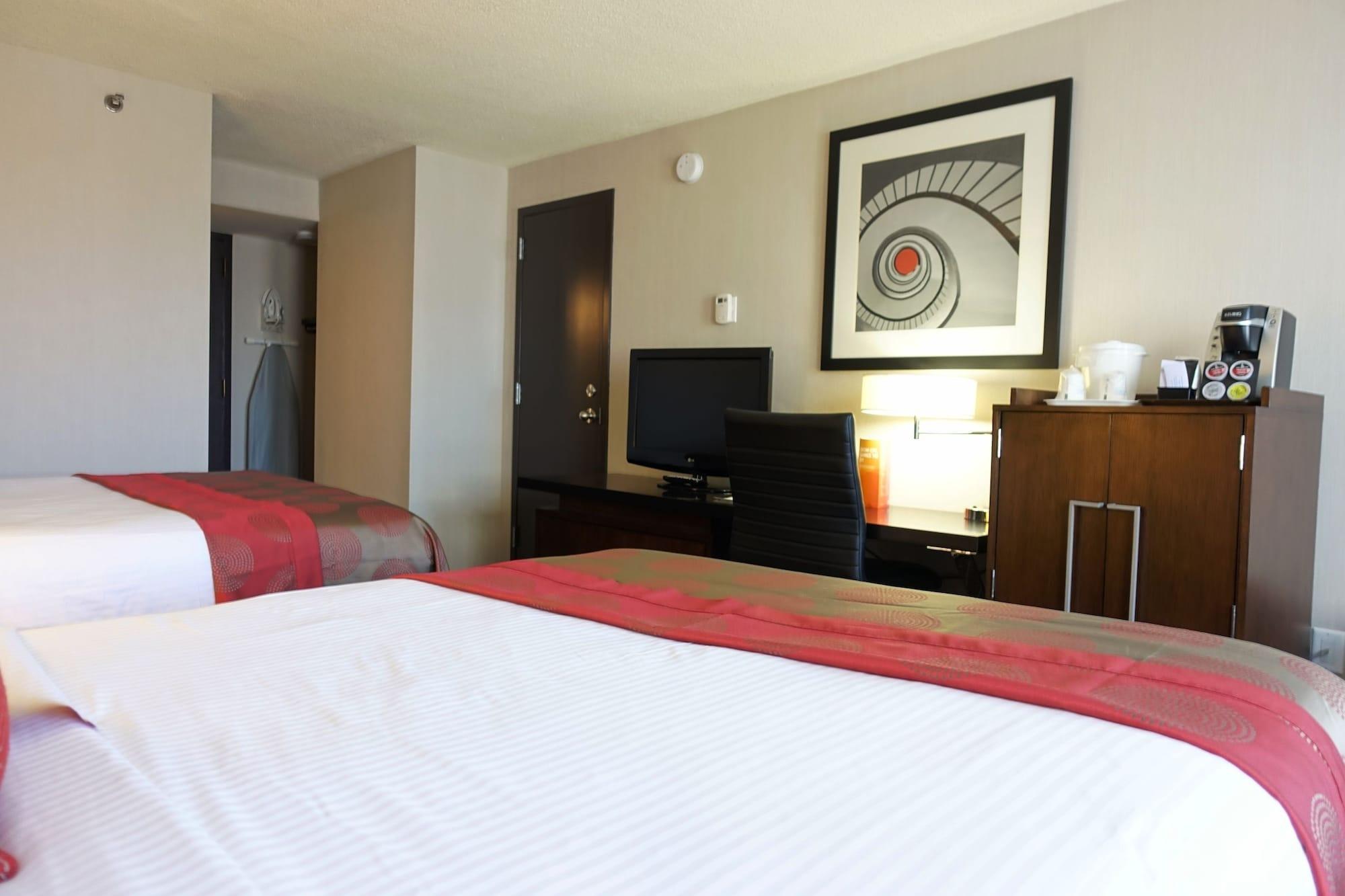 מלון Ramada Plaza By Wyndham Regina Downtown מראה חיצוני תמונה