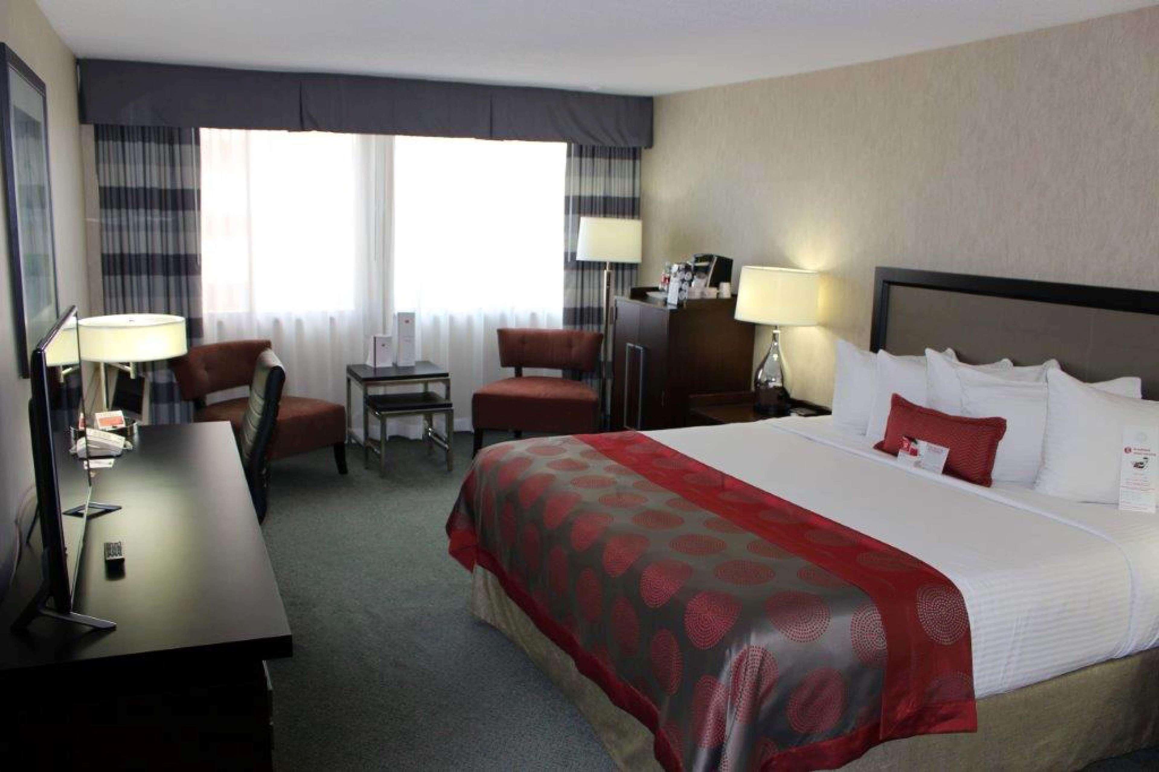 מלון Ramada Plaza By Wyndham Regina Downtown מראה חיצוני תמונה
