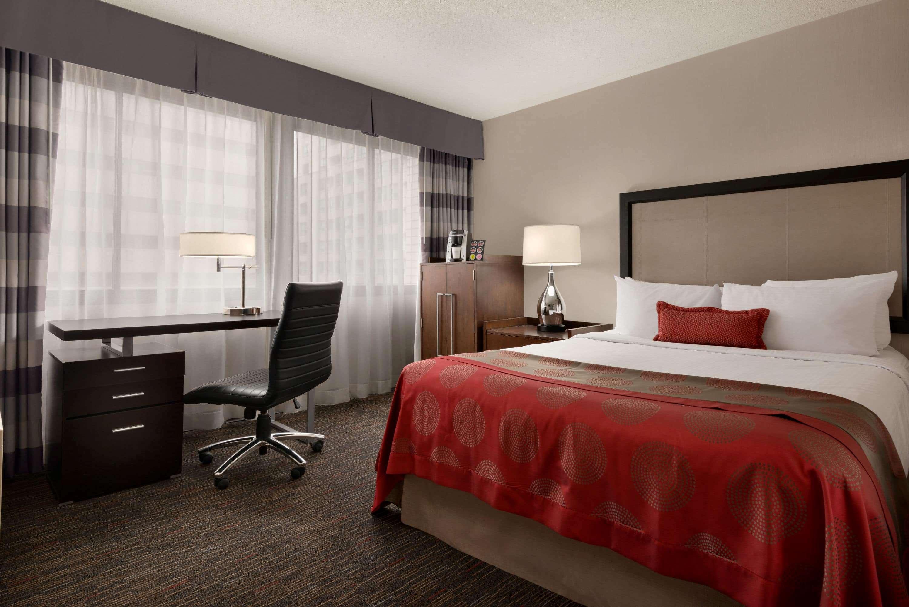 מלון Ramada Plaza By Wyndham Regina Downtown מראה חיצוני תמונה
