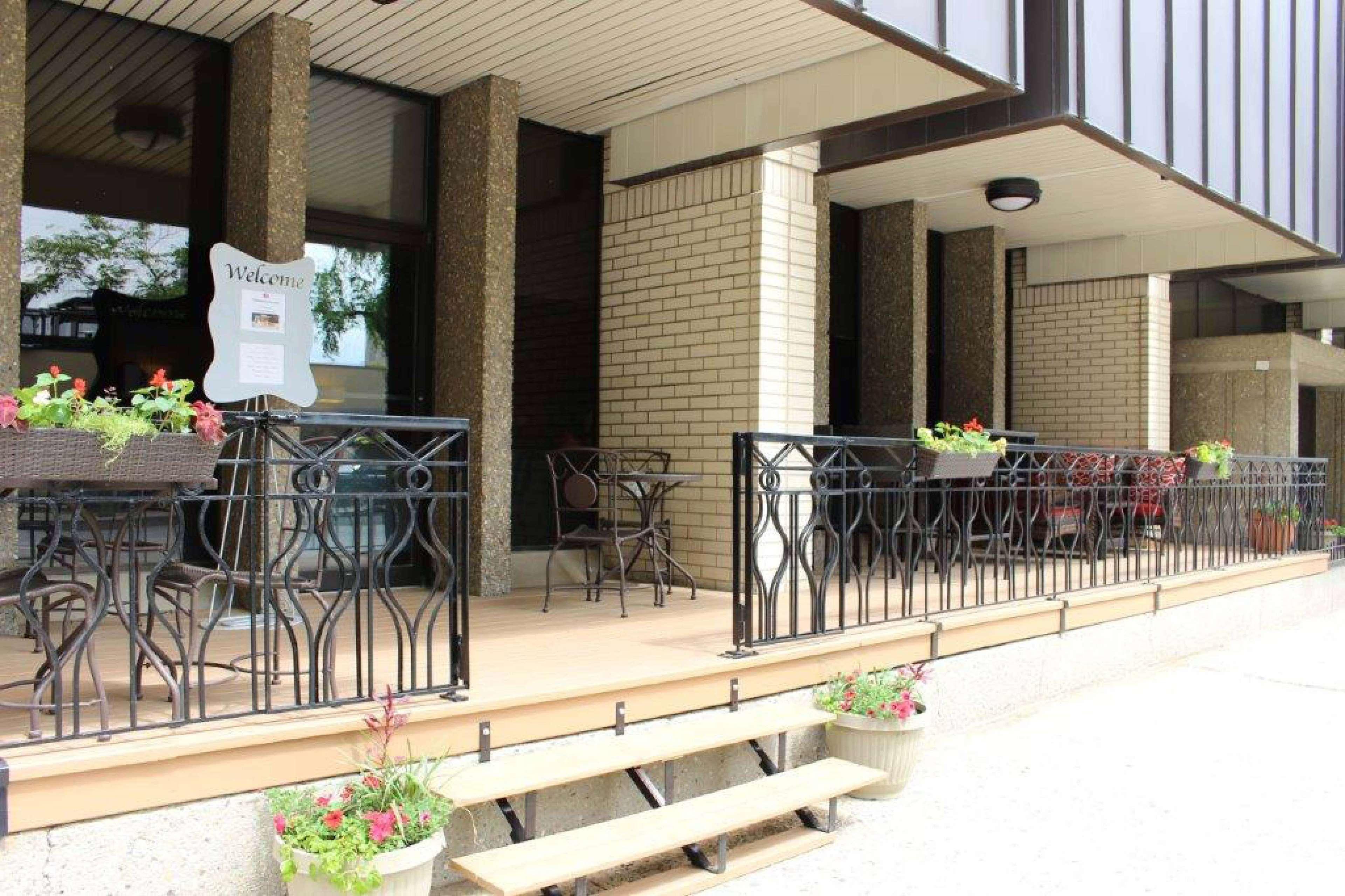 מלון Ramada Plaza By Wyndham Regina Downtown מראה חיצוני תמונה