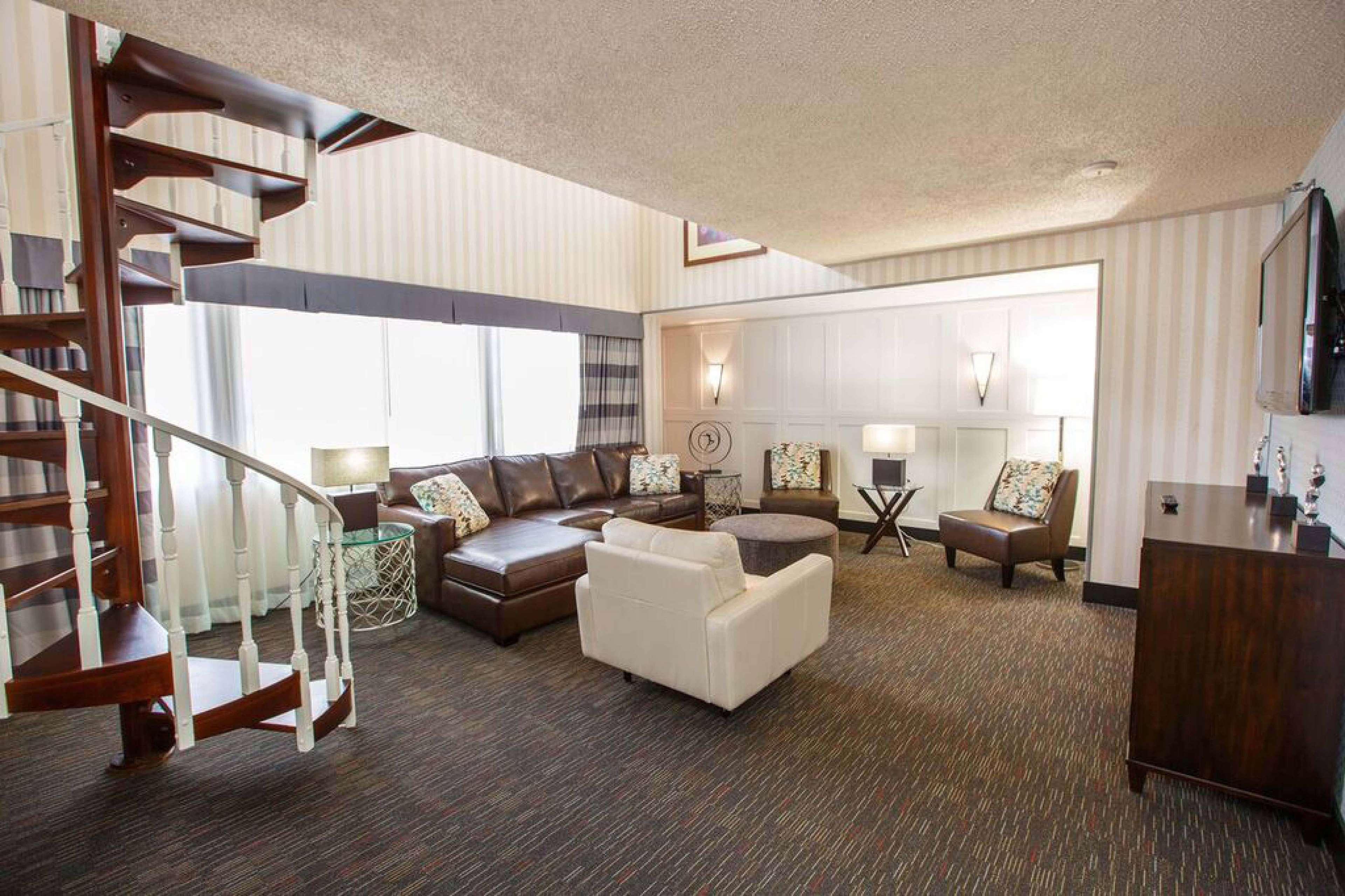 מלון Ramada Plaza By Wyndham Regina Downtown מראה חיצוני תמונה
