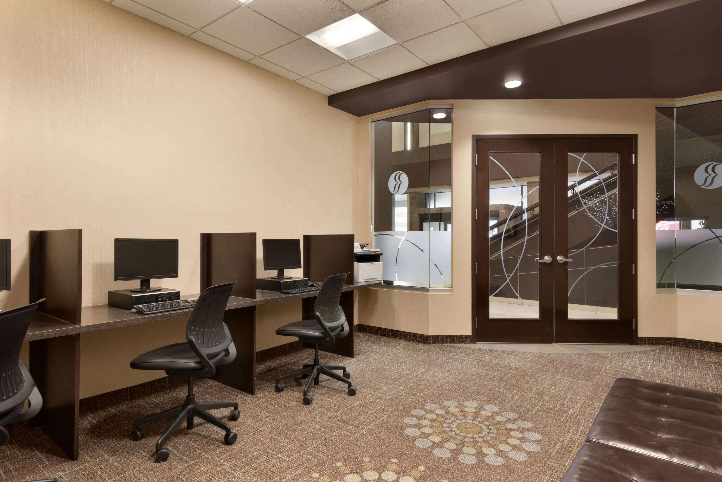 מלון Ramada Plaza By Wyndham Regina Downtown מראה חיצוני תמונה