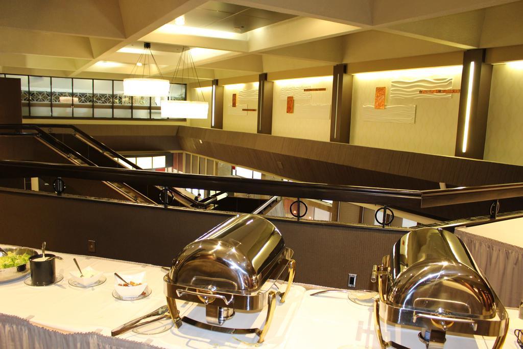 מלון Ramada Plaza By Wyndham Regina Downtown מראה חיצוני תמונה