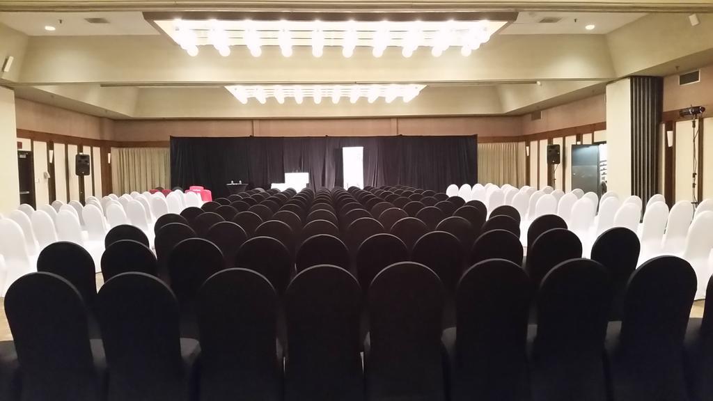 מלון Ramada Plaza By Wyndham Regina Downtown מראה חיצוני תמונה
