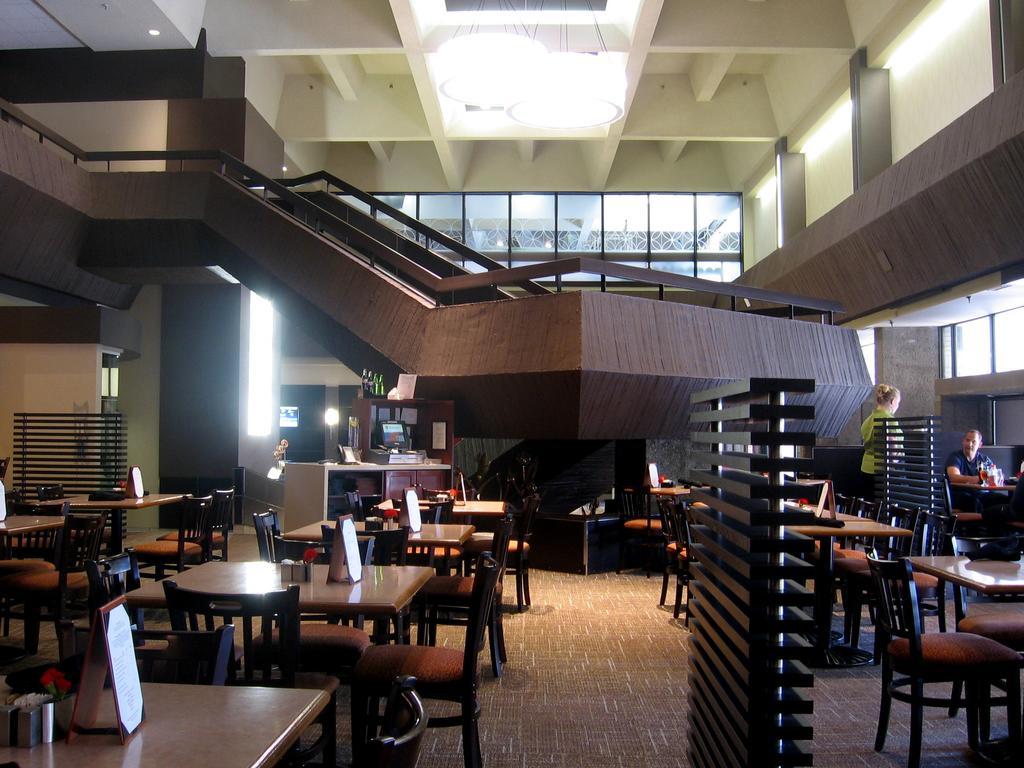 מלון Ramada Plaza By Wyndham Regina Downtown מראה חיצוני תמונה