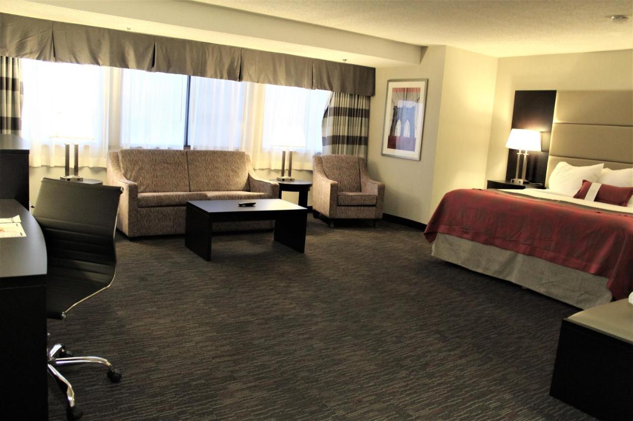 מלון Ramada Plaza By Wyndham Regina Downtown מראה חיצוני תמונה